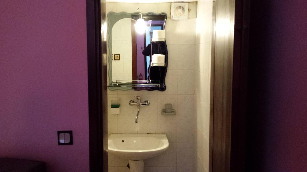 Guest House Gaja Novi Sad Værelse billede